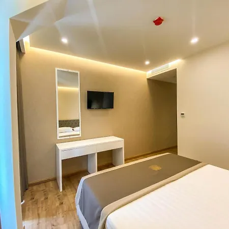 Red Hill 4* Tirana