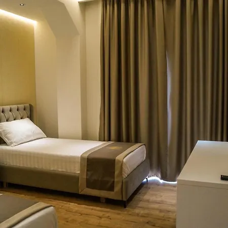 Red Hill 4*